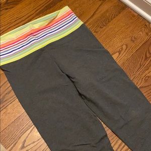 Victoria’s Secret crop workout leggings